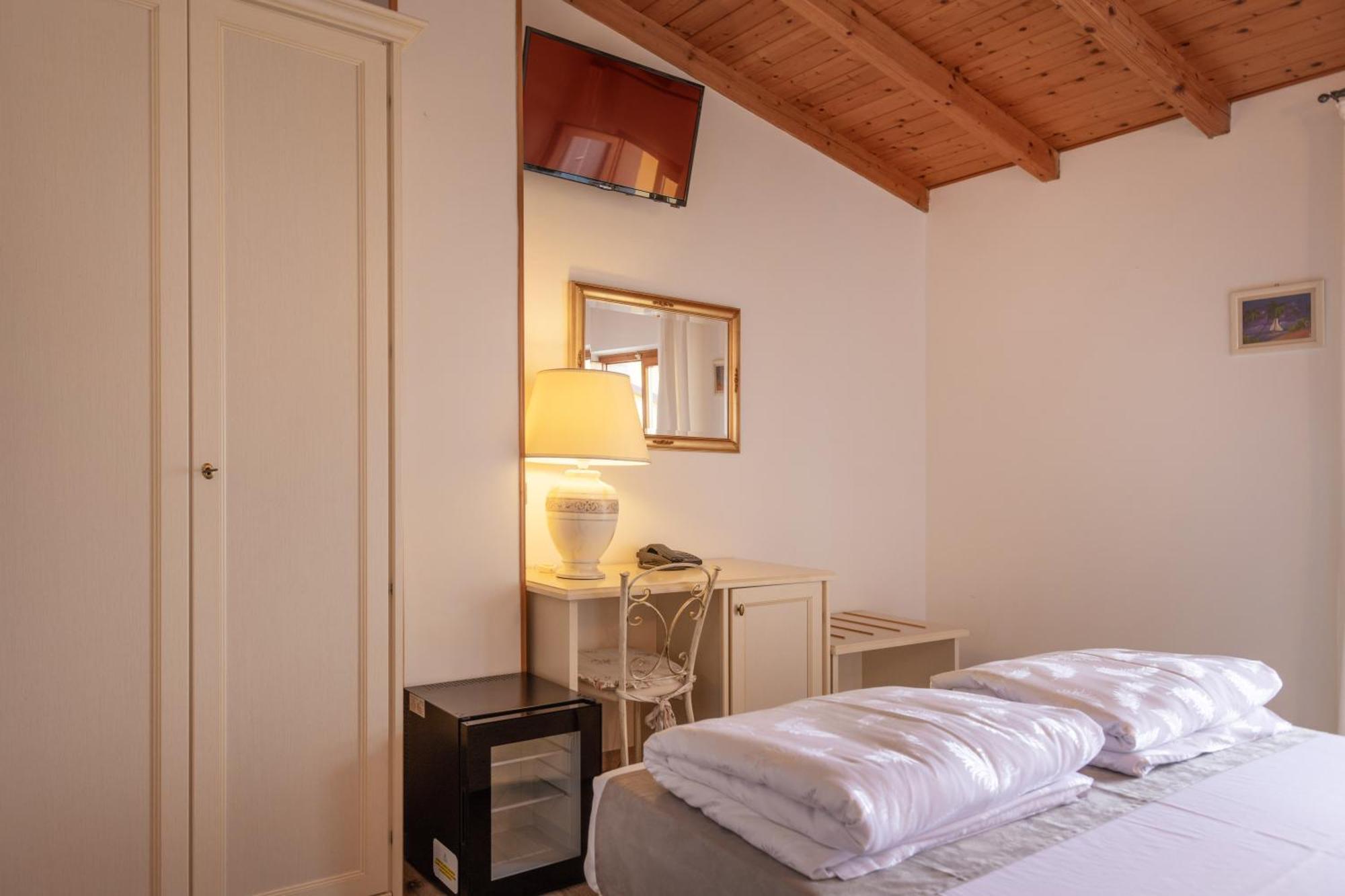 Hotel Rabay Brenzone Extérieur photo