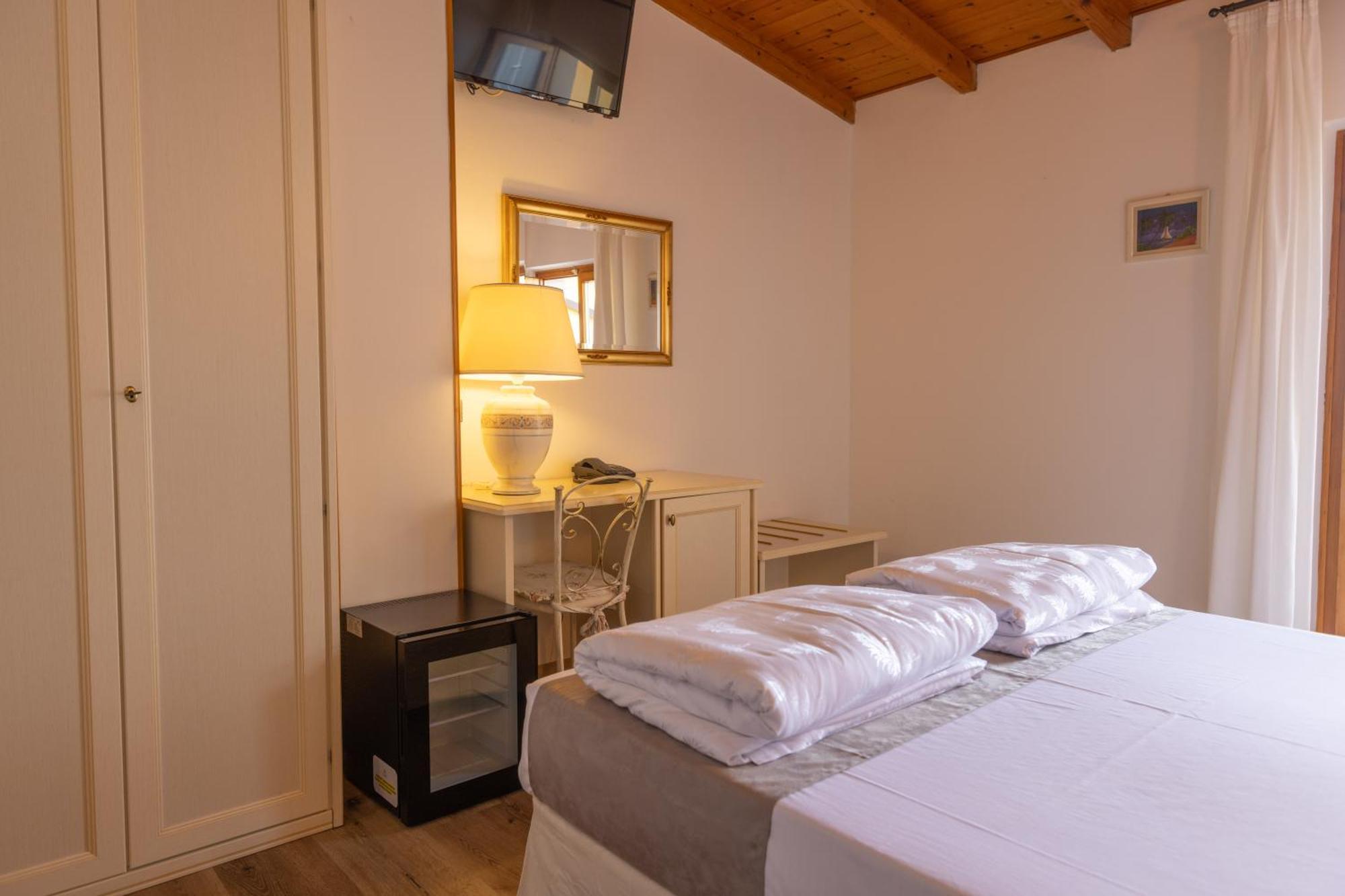 Hotel Rabay Brenzone Extérieur photo